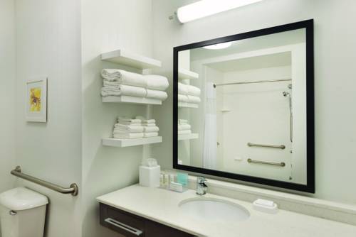 Imagen de la habitación del Hotel Hampton Inn and Suites Deland. Foto 2