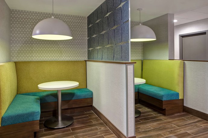 Imagen de los interiores del Hotel Hampton Inn and Suites Deptford. Foto 14