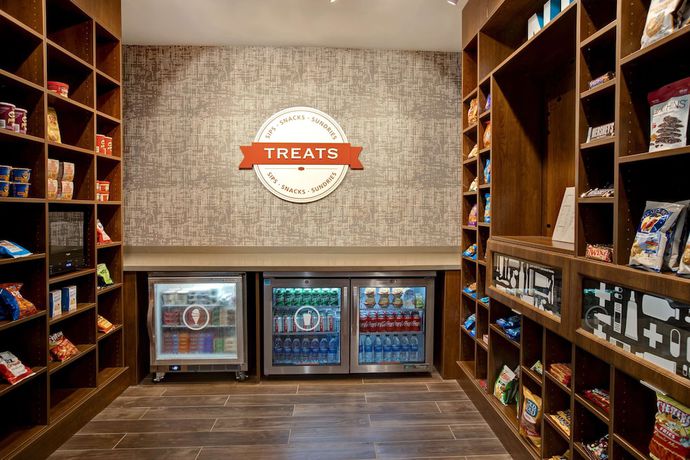 Imagen de los interiores del Hotel Hampton Inn and Suites Deptford. Foto 15