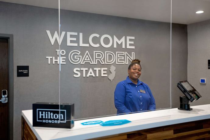 Imagen de los interiores del Hotel Hampton Inn and Suites Deptford. Foto 17