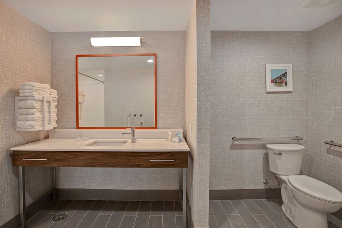 Imagen de la habitación del Hotel Hampton Inn and Suites Deptford. Foto 13