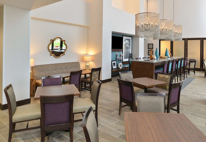 Imagen de los interiores del Hotel Hampton Inn and Suites Des Moines Downtown. Foto 15