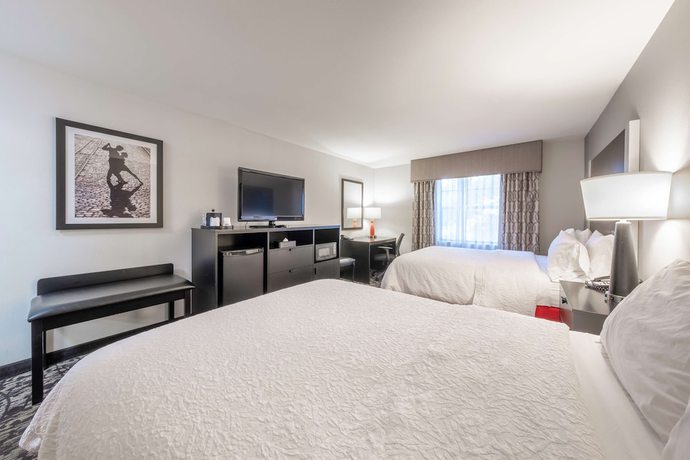 Imagen de la habitación del Hotel Hampton Inn and Suites DuPont. Foto 10