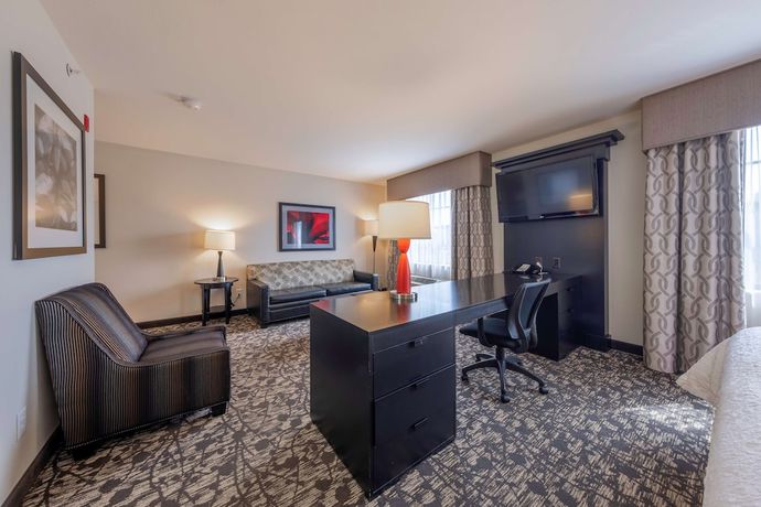 Imagen de la habitación del Hotel Hampton Inn and Suites DuPont. Foto 13