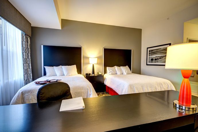 Imagen de la habitación del Hotel Hampton Inn and Suites DuPont. Foto 14