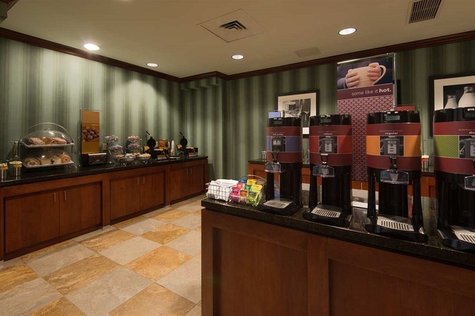 Imagen del bar/restaurante del Hotel Hampton Inn and Suites El Paso West. Foto 3