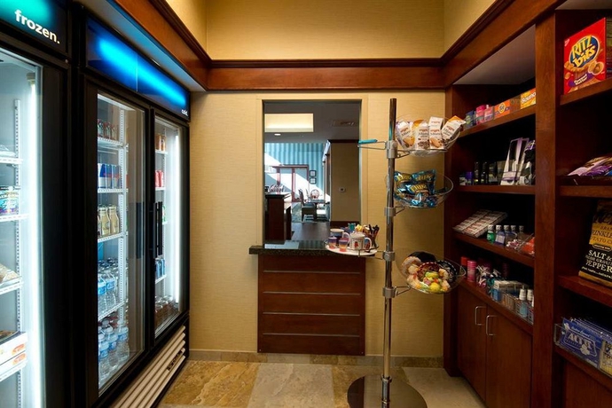 Imagen del bar/restaurante del Hotel Hampton Inn and Suites El Paso West. Foto 4