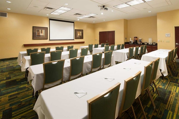 Imagen de los interiores del Hotel Hampton Inn and Suites El Paso West. Foto 15