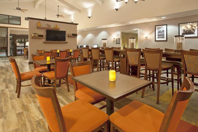 Imagen general del Hotel Hampton Inn and Suites El Paso-airport. Foto 3