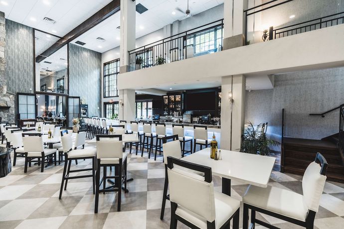 Imagen de los interiores del Hotel Hampton Inn and Suites Fairfield. Foto 18