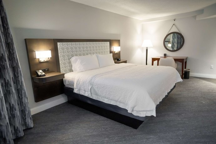 Imagen de la habitación del Hotel Hampton Inn and Suites Fairfield. Foto 7