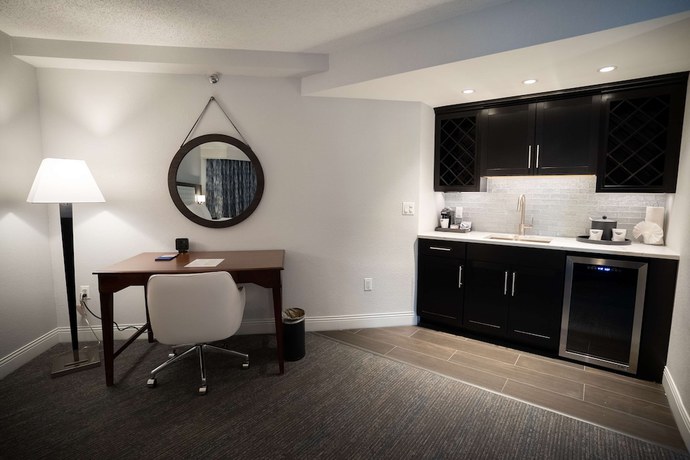 Imagen de la habitación del Hotel Hampton Inn and Suites Fairfield. Foto 8