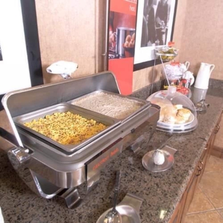 Imagen del bar/restaurante del Hotel Hampton Inn and Suites Farmington. Foto 6