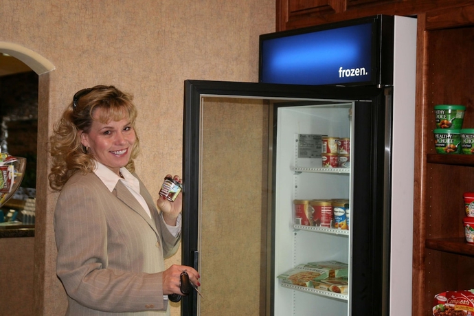 Imagen del bar/restaurante del Hotel Hampton Inn and Suites Farmington. Foto 7