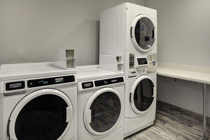 Imagen de los interiores del Hotel Hampton Inn and Suites Flagstaff East. Foto 18