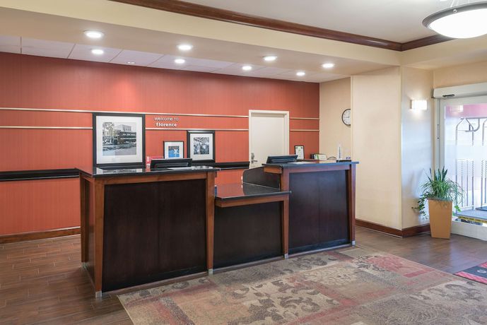 Imagen de los interiores del Hotel Hampton Inn and Suites Florence-North-I-95. Foto 19