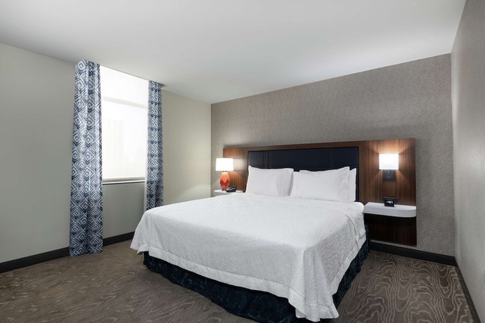 Imagen de la habitación del Hotel Hampton Inn and Suites Fort Wayne Downtown. Foto 9