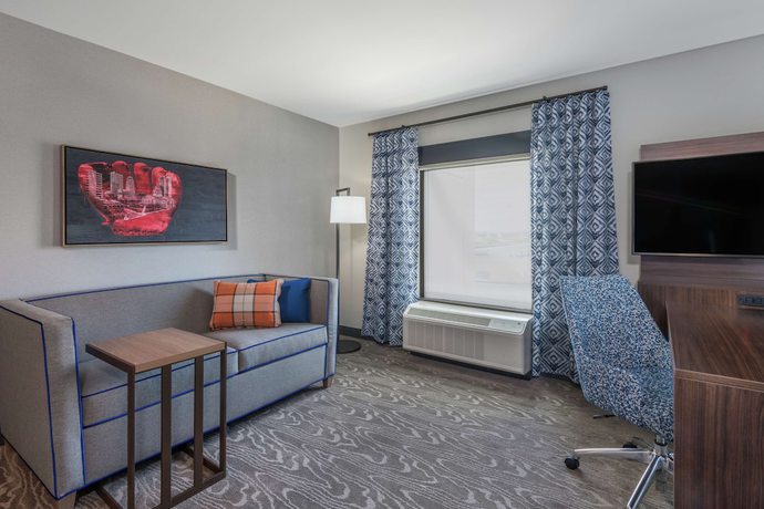 Imagen de la habitación del Hotel Hampton Inn and Suites Fort Wayne Downtown. Foto 14