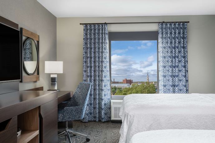 Imagen de la habitación del Hotel Hampton Inn and Suites Fort Wayne Downtown. Foto 16