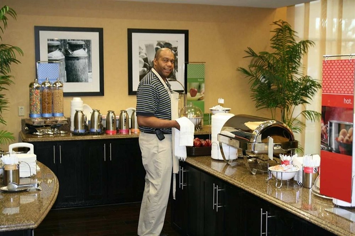 Imagen del bar/restaurante del Hotel Hampton Inn and Suites Fort Worth-fossil Creek. Foto 4