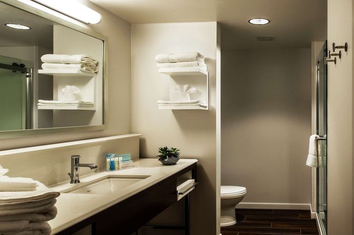 Imagen de la habitación del Hotel Hampton Inn and Suites Foxborough/Mansfield. Foto 3