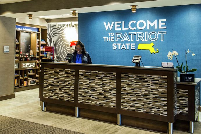 Imagen de los interiores del Hotel Hampton Inn and Suites Foxborough/Mansfield. Foto 20
