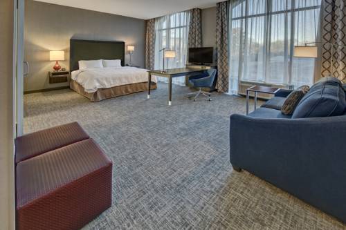 Imagen de la habitación del Hotel Hampton Inn and Suites Franklin Berry Farms. Foto 1
