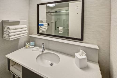 Imagen de la habitación del Hotel Hampton Inn and Suites Franklin Berry Farms. Foto 2