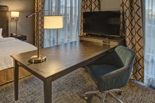 Imagen de la habitación del Hotel Hampton Inn and Suites Franklin Berry Farms. Foto 5