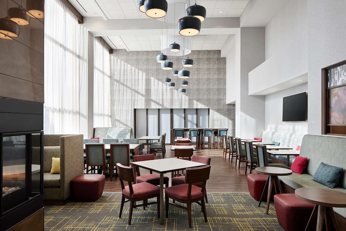 Imagen de los interiores del Hotel Hampton Inn and Suites Franklin Indianapolis. Foto 17