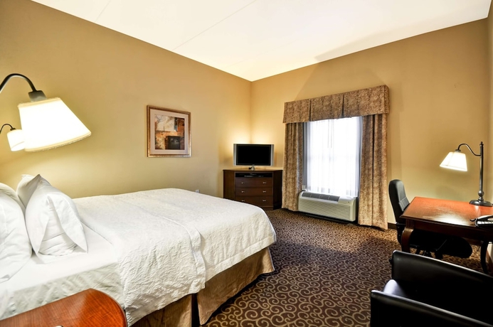 Imagen de la habitación del Hotel Hampton Inn and Suites Fredericksburg-at Celebrate Virginia. Foto 6