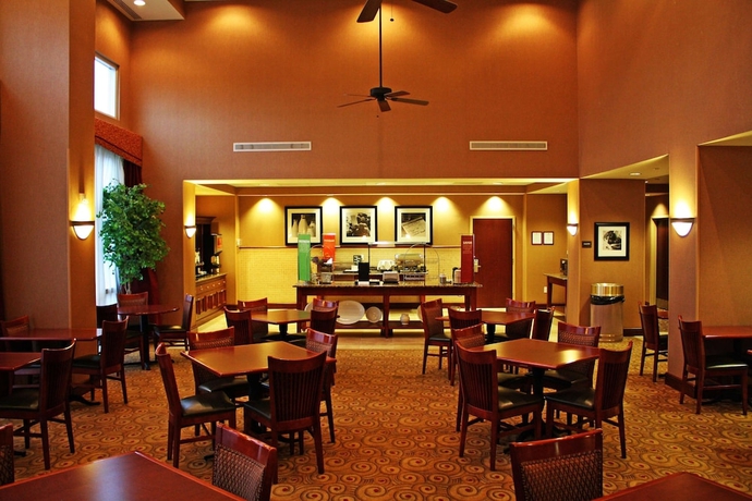 Imagen de los interiores del Hotel Hampton Inn and Suites Fredericksburg-at Celebrate Virginia. Foto 18