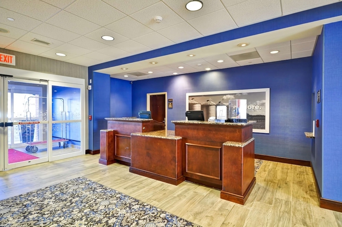 Imagen de los interiores del Hotel Hampton Inn and Suites Fredericksburg-at Celebrate Virginia. Foto 19