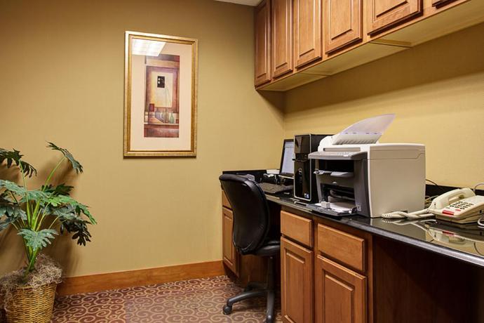 Imagen general del Hotel Hampton Inn and Suites Fremont. Foto 10