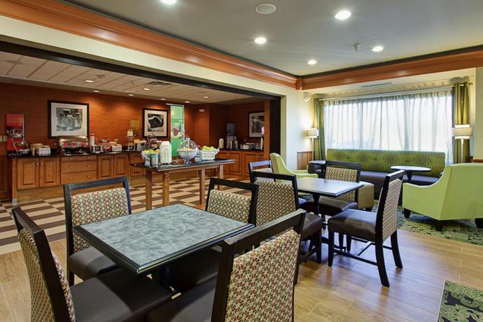 Imagen general del Hotel Hampton Inn and Suites Fremont. Foto 11