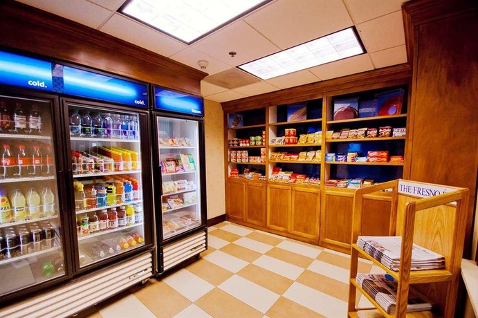 Imagen de los interiores del Hotel Hampton Inn and Suites Fresno. Foto 12