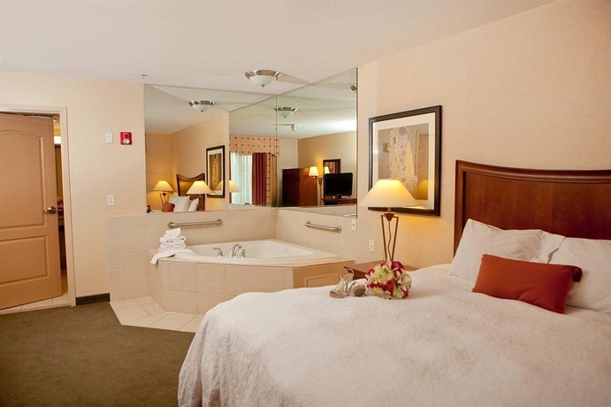 Imagen de la habitación del Hotel Hampton Inn and Suites Fresno. Foto 8