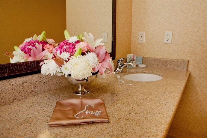 Imagen de la habitación del Hotel Hampton Inn and Suites Fresno. Foto 10