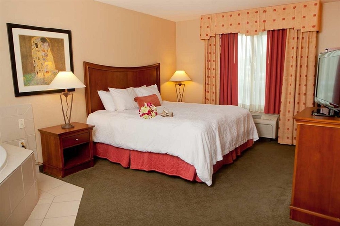 Imagen de la habitación del Hotel Hampton Inn and Suites Fresno. Foto 11