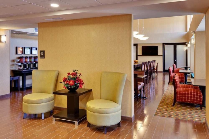 Imagen de los interiores del Hotel Hampton Inn and Suites Fresno-northwest. Foto 8