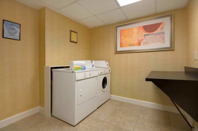 Imagen de los interiores del Hotel Hampton Inn and Suites Ft. Lauderdale Arpt/south Cruise Port. Foto 14