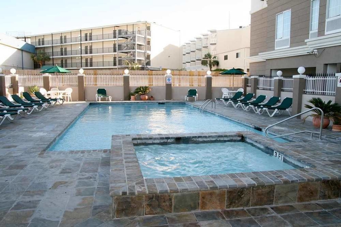 Imagen de la piscina del Hotel Hampton Inn and Suites Galveston. Foto 16