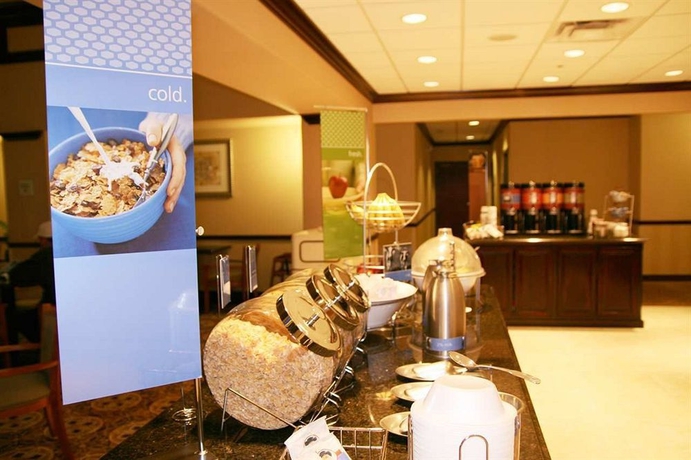 Imagen del bar/restaurante del Hotel Hampton Inn and Suites Galveston. Foto 3