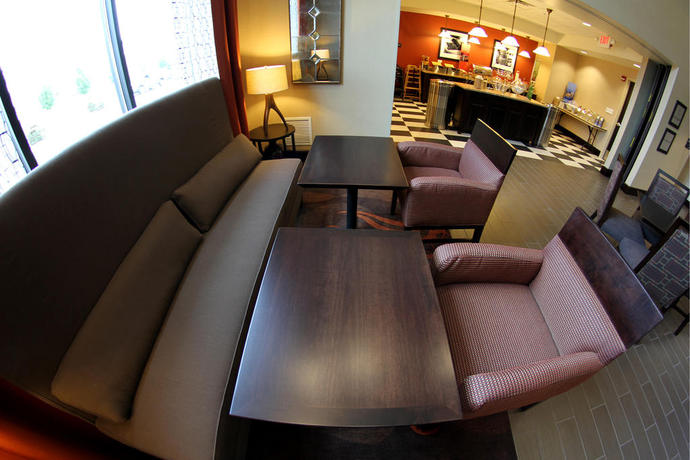 Imagen general del Hotel Hampton Inn and Suites Grand Forks. Foto 5