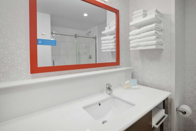 Imagen de la habitación del Hotel Hampton Inn and Suites Grandville Grand Rapids South. Foto 15