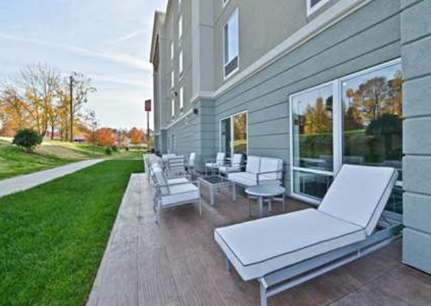 Imagen de la habitación del Hotel Hampton Inn and Suites Greensboro/coliseum Area. Foto 8