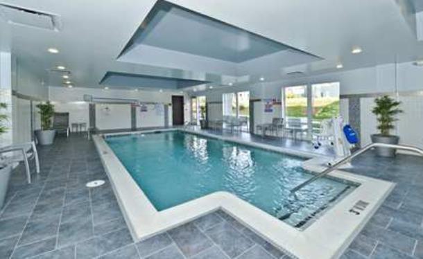 Imagen de la piscina del Hotel Hampton Inn and Suites Greensboro/coliseum Area. Foto 11