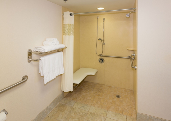 Imagen de la habitación del Hotel Hampton Inn and Suites Hartford/farmington. Foto 7