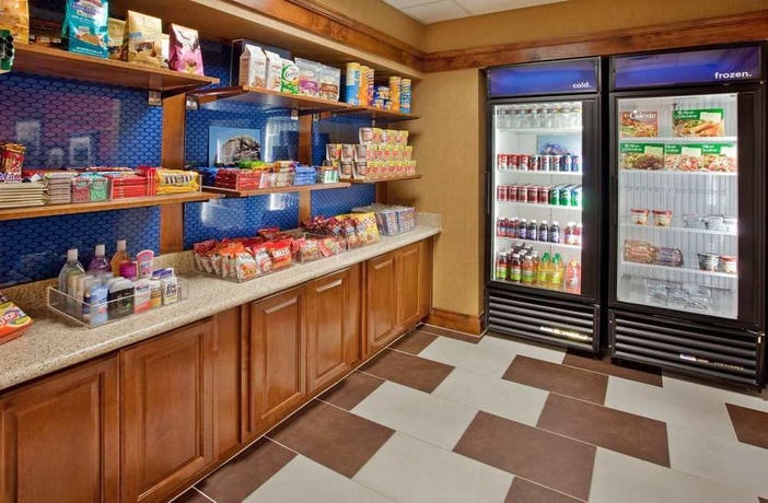 Imagen del bar/restaurante del Hotel Hampton Inn and Suites Hemet. Foto 4