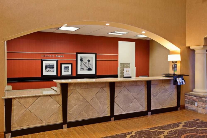 Imagen de los interiores del Hotel Hampton Inn and Suites Hemet. Foto 12